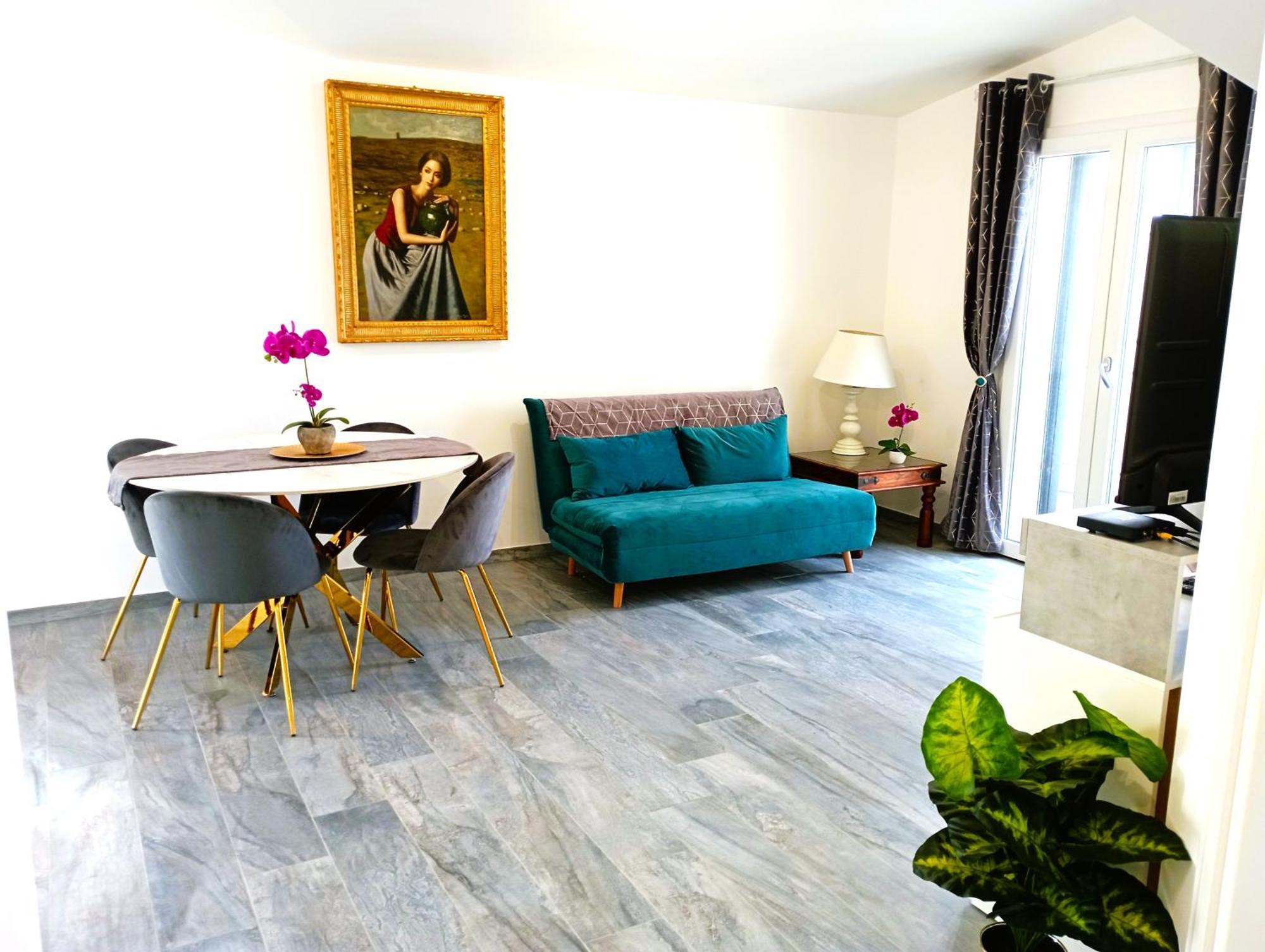 Chic Apartment Fiumicino Exterior photo